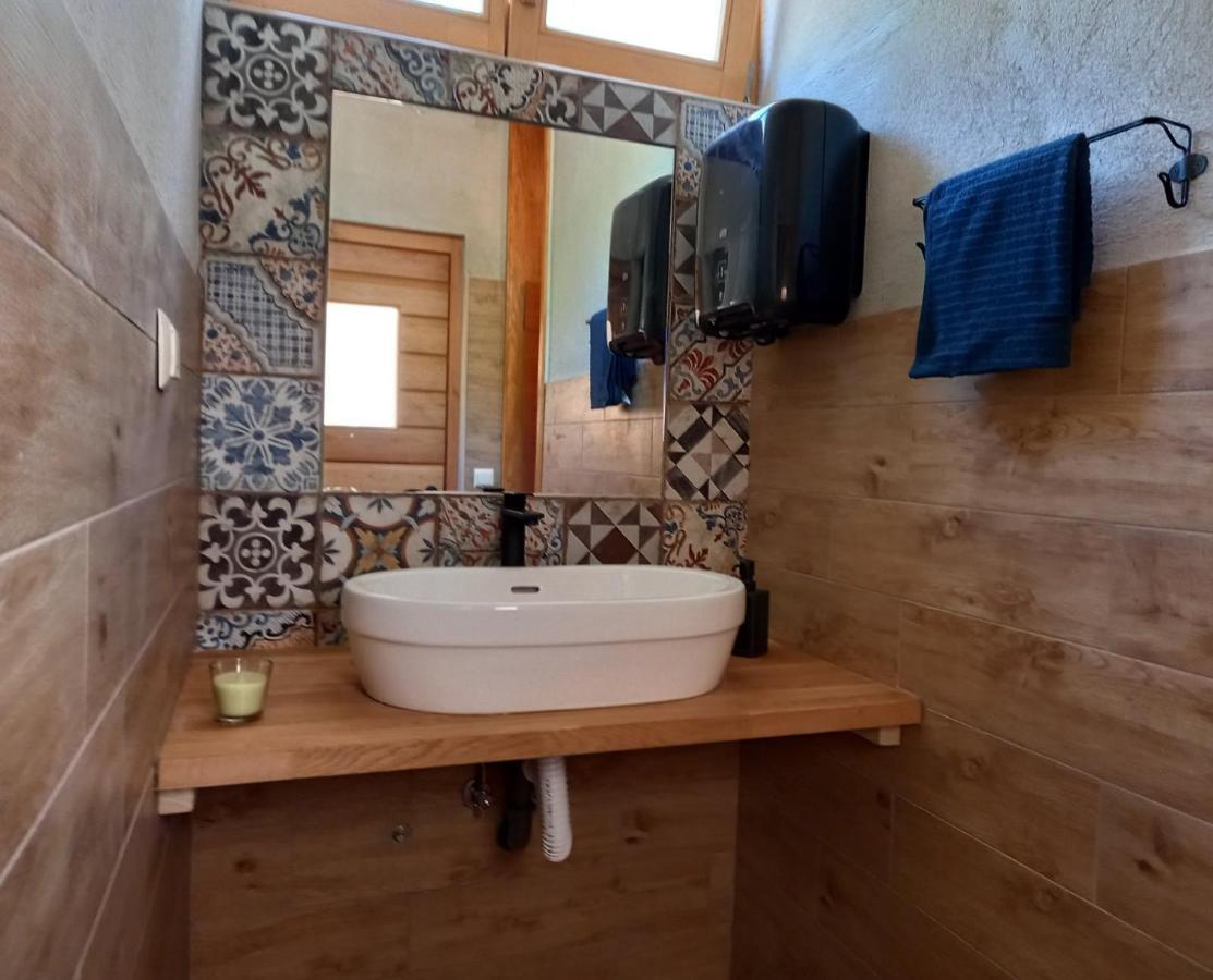 Mini Kamp Perla Otel Prvić Luka Dış mekan fotoğraf